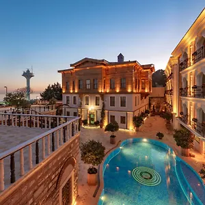 מלון Seven Hills Palace &